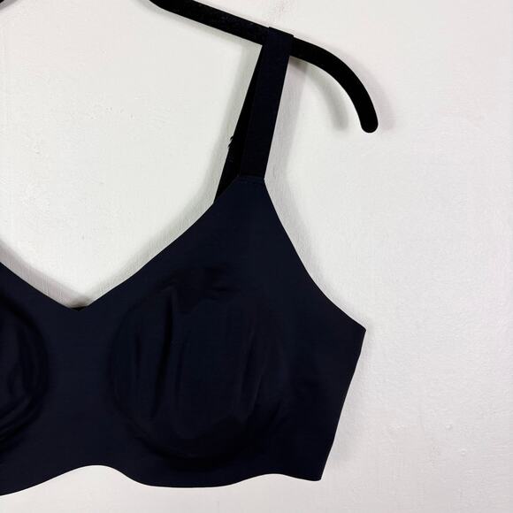 Knix Black Lightweight Adjustable Padded V Neck Evolution Bra - Picture 4 of 8